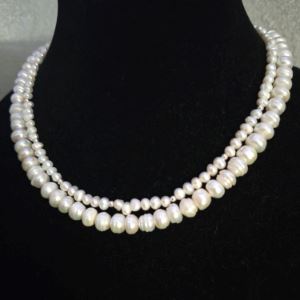 Photo of an opal necklace.